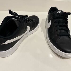 Nike men’s leather shoes
